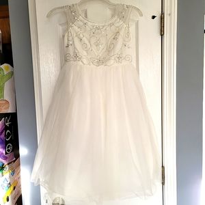 David's Bridal Beaded Bodice Cap Sleeve Tulle Flower Girl Dress Size 10